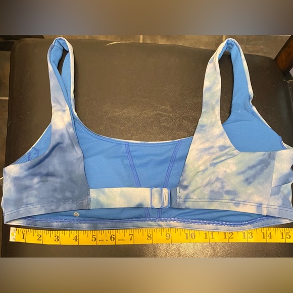 New Nike Women’s Tie Dye Swimming Top - Picture 3 of 5